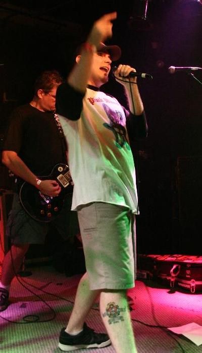 Sterling Hotel w/ Peter and The Test Tube Babies – August 25, 2005 photo 11