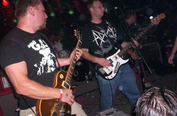 Sterling Hotel w/ Peter and The Test Tube Babies – August 25, 2005 photo 7