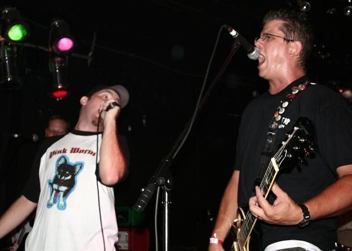 Sterling Hotel w/ Peter and The Test Tube Babies – August 25, 2005 photo 19