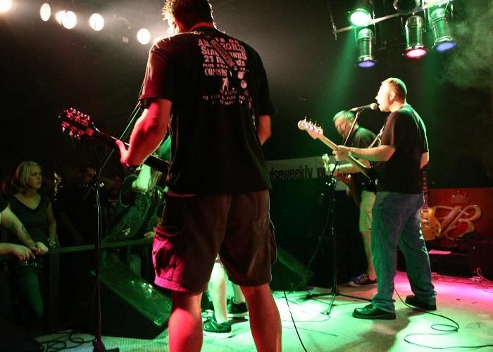 Sterling Hotel w/ Peter and The Test Tube Babies – August 25, 2005 photo 34