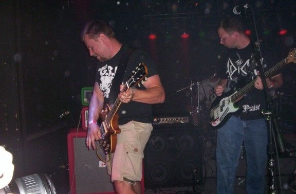 Sterling Hotel w/ Peter and The Test Tube Babies – August 25, 2005 photo 2