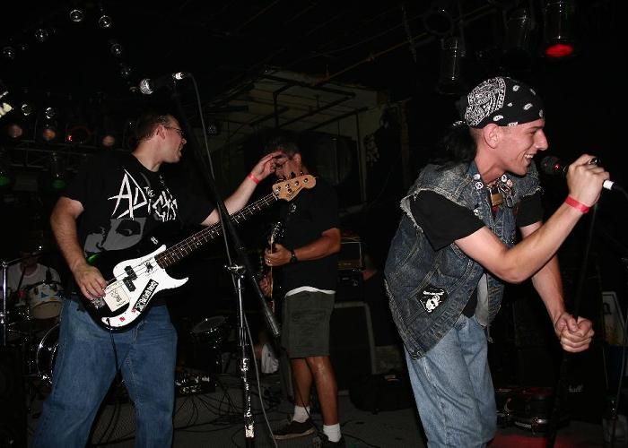 Sterling Hotel w/ Peter and The Test Tube Babies – August 25, 2005 photo 45