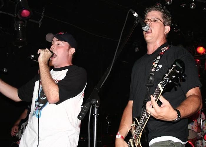 Sterling Hotel w/ Peter and The Test Tube Babies – August 25, 2005 photo 24