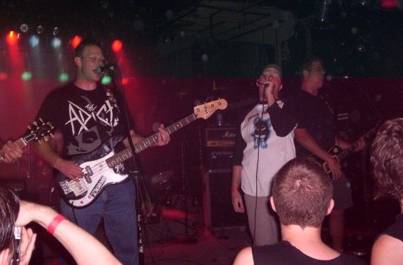 Sterling Hotel w/ Peter and The Test Tube Babies – August 25, 2005 cover image